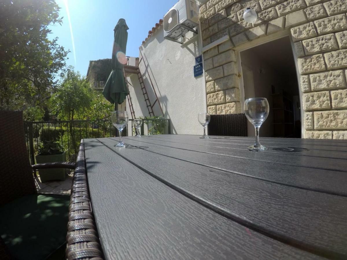 Apartman Kalajzic Омиш Экстерьер фото